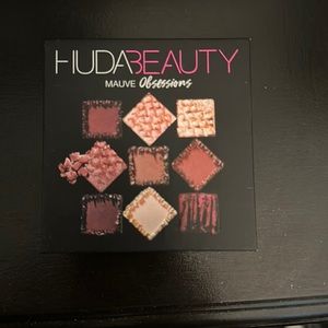 Huda Beauty Mauve Obesseions